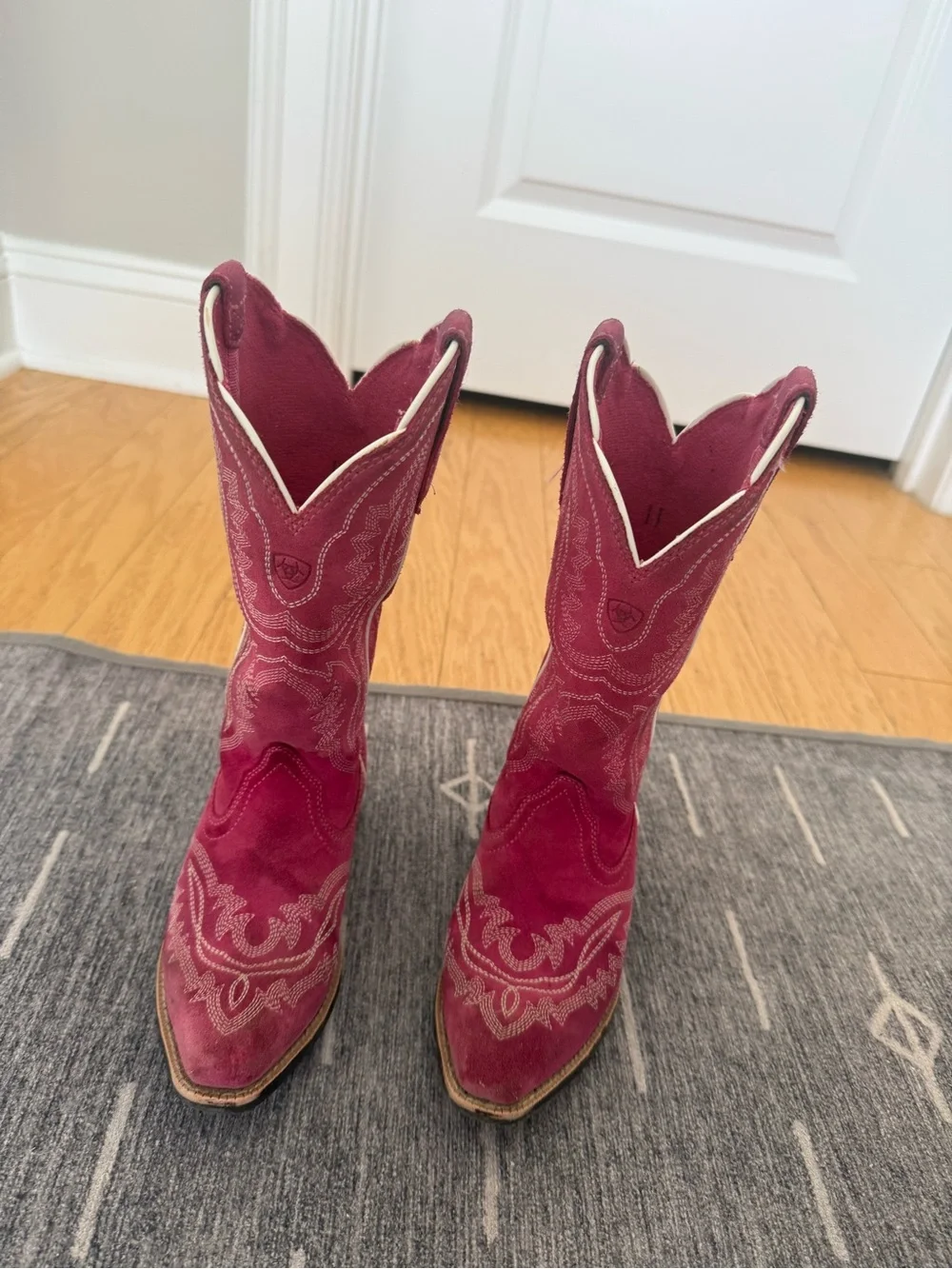 Ariat Youth Girl's Casanova Haute Pink Suede Western Boot size 11 little kids.